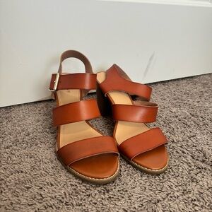 Old Navy Cognac Block Heel Sandals Size 9